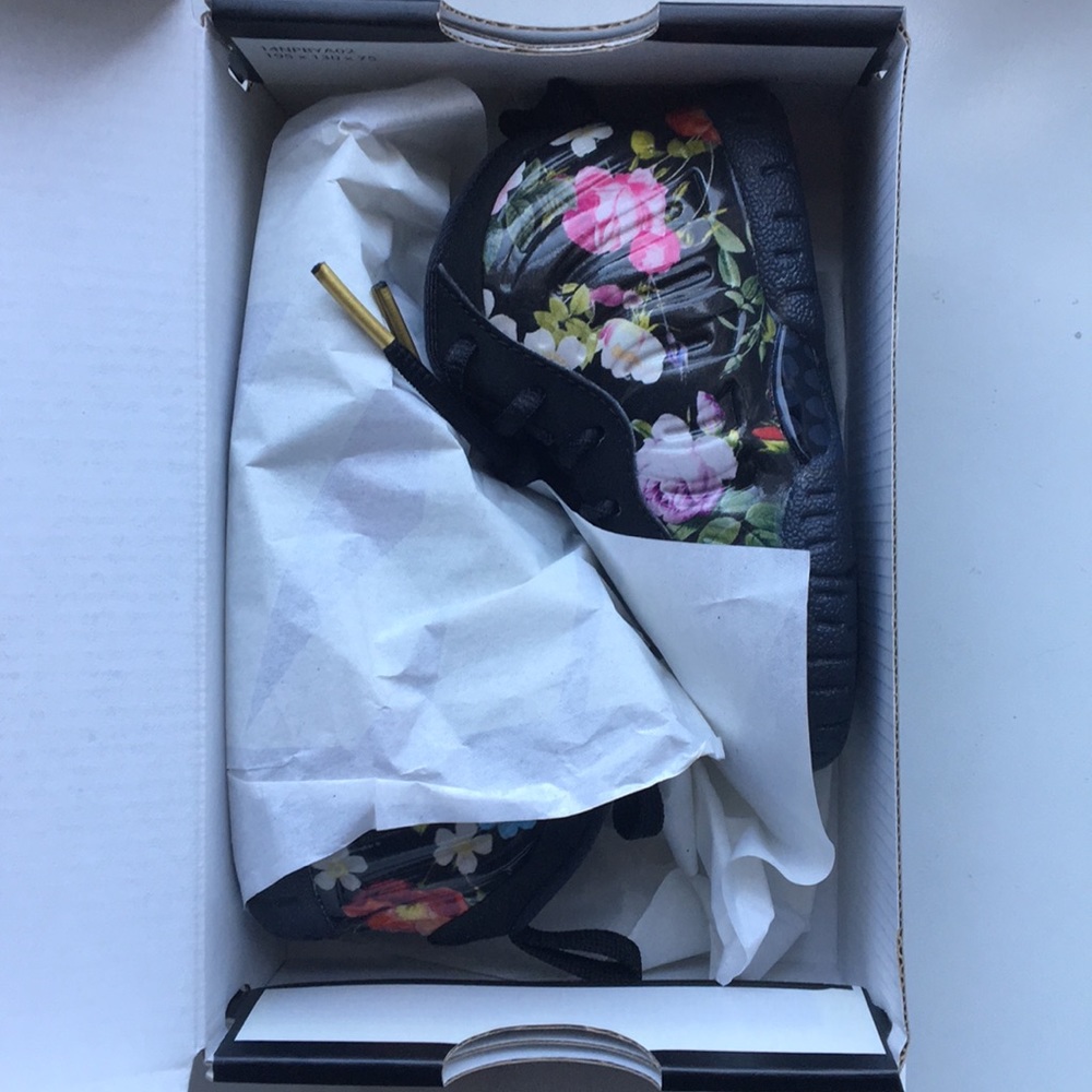 🌸Nike Little Posite "Floral" Toddler Sneakers - Picture 2 of 5